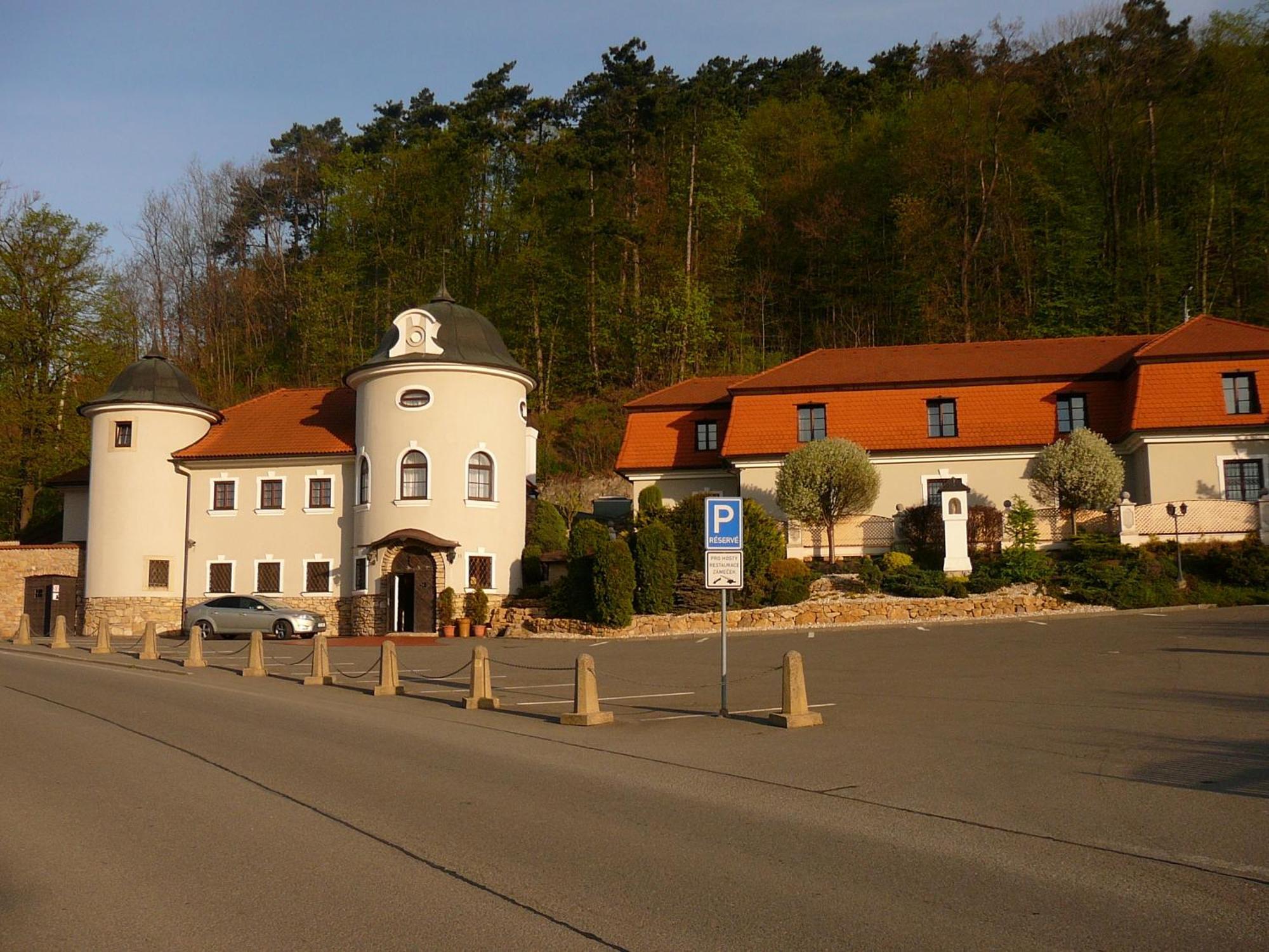 Hotel Zamecek Pod Hradem Stary Jicin 111 Ngoại thất bức ảnh