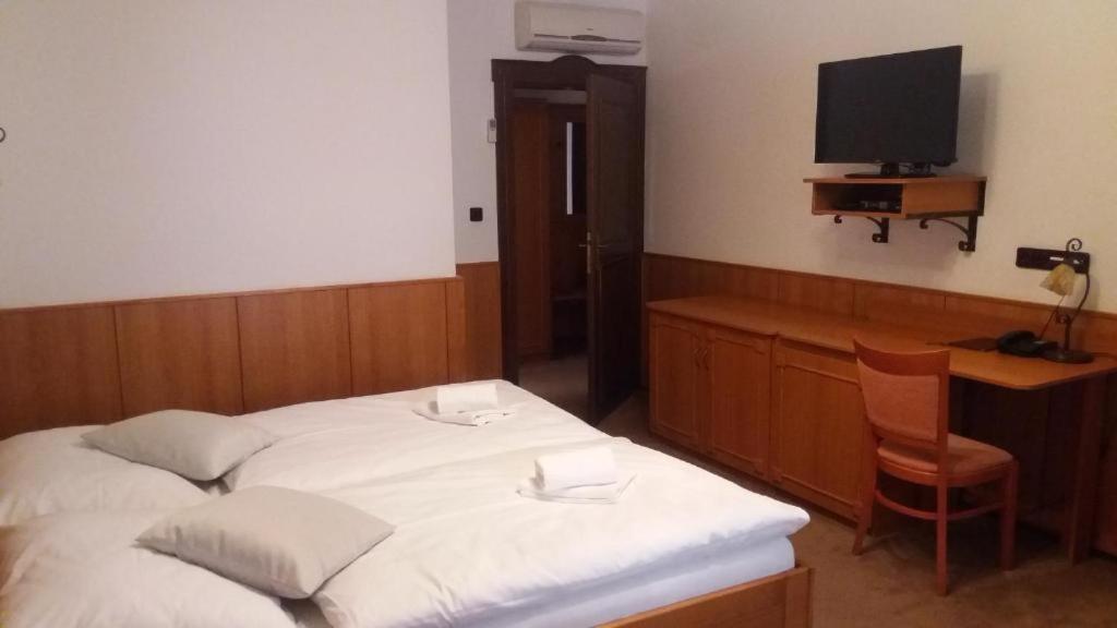 Hotel Zamecek Pod Hradem Stary Jicin 111 Ngoại thất bức ảnh