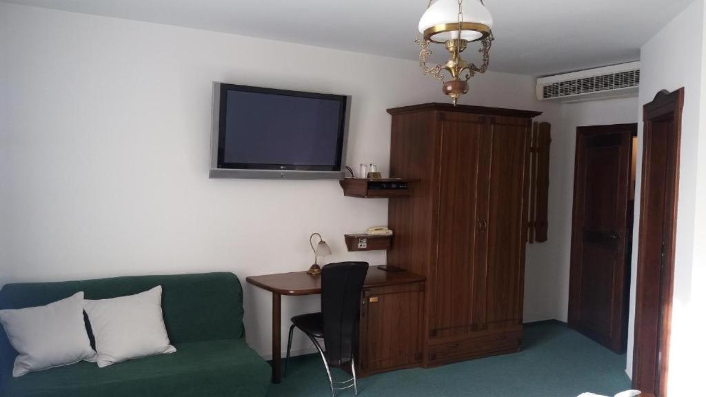 Hotel Zamecek Pod Hradem Stary Jicin 111 Ngoại thất bức ảnh